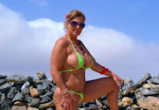 fuerteventura im minibikini